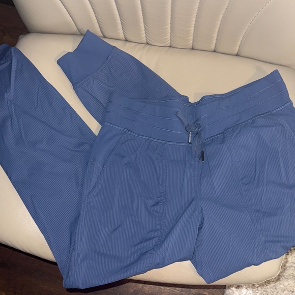Lululemon Athletica dance studio joggers in blue twill. Size 8. - Picture 1 of 3